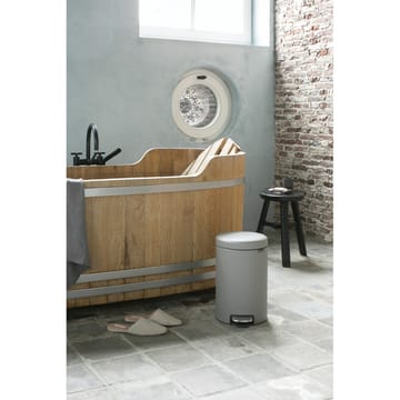 New Icon 脚踏式垃圾桶 12升 - Mineral concrete 灰色 - Brabantia