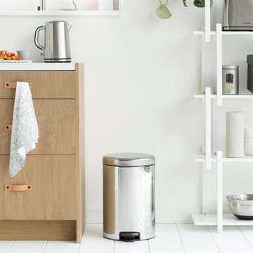 New Icon 脚踏式桶 20 liter - brilliant steel - Brabantia