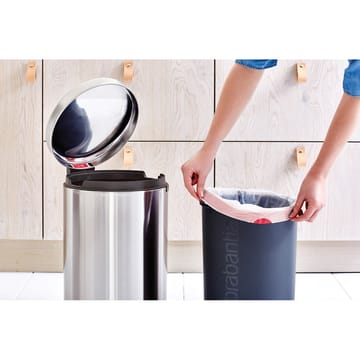 New Icon 脚踏式桶 20 liter - Matt steel fingerprint proof - Brabantia