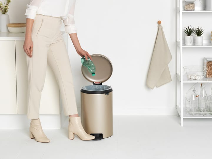 New Icon 脚踏式桶 20 liter - Metallic Gold - Brabantia