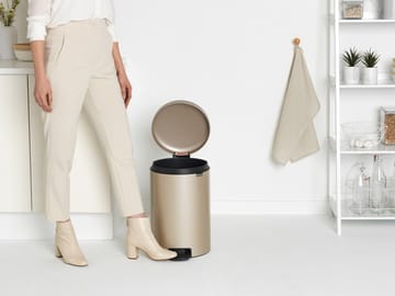 New Icon 脚踏式桶 20 liter - Metallic Gold - Brabantia