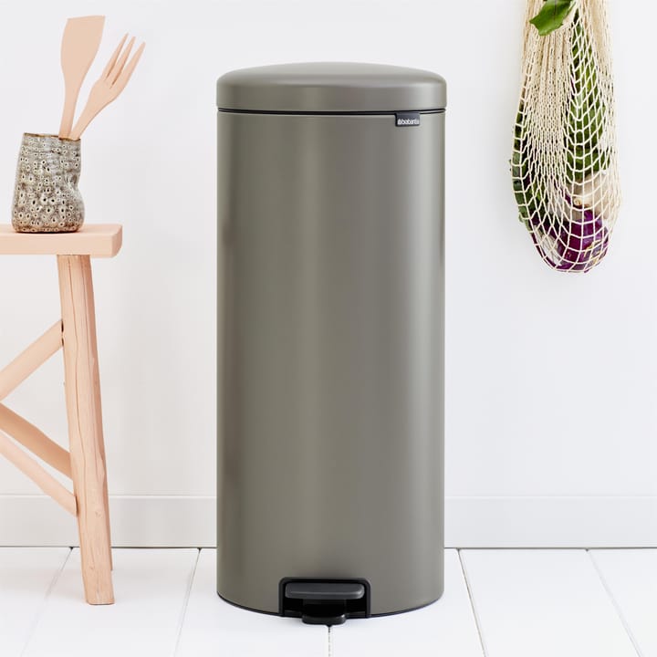 New Icon 脚踏式桶 30 liter - platinum - Brabantia