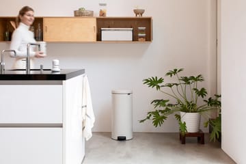 New Icon 脚踏式桶 30 liter - Soft 米色 - Brabantia