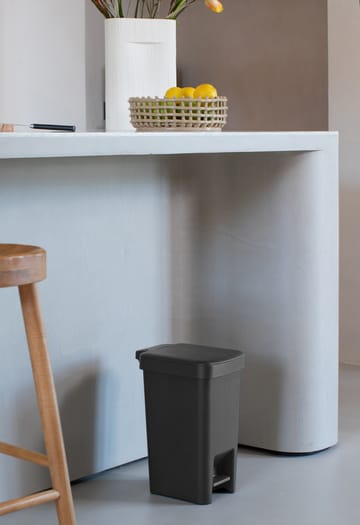 StepUp 脚踏式桶 10 L - Dark grey - Brabantia