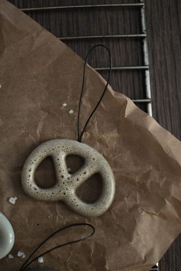 Hanging pretzel decorative 装饰品 - 米色 - DBKD