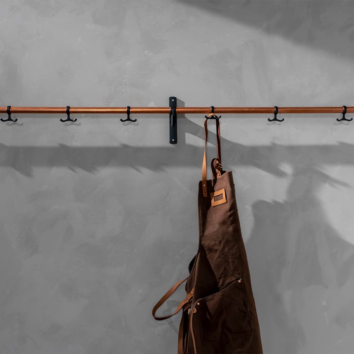 Nostalgi Hook rack, Walnut, aluminium stand Essem Design