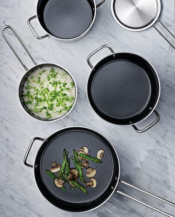 Eva Trio Stainless Steel Slip-Let 陶瓷制品 sauté pan - 24 cm - Eva Solo