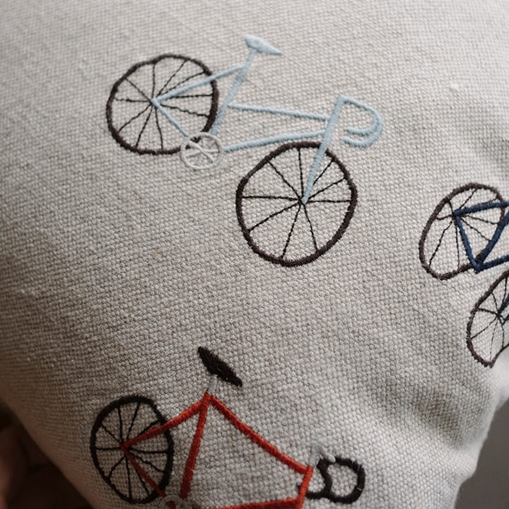 Bicycles 靠枕套 48x48 cm, 米色 Fine Little Day