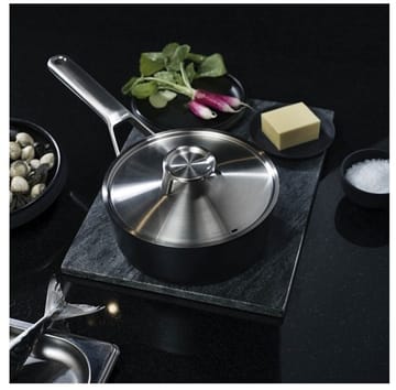 Taiten saucepan （含盖子） 1,6 l - 黑色 - Fiskars