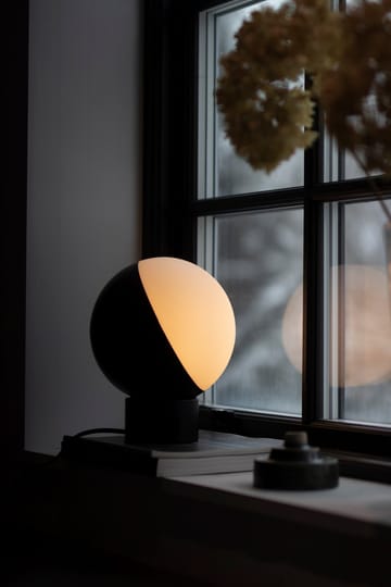 Contur 台灯 Ø20 cm - 黑色-白色 - Globen Lighting