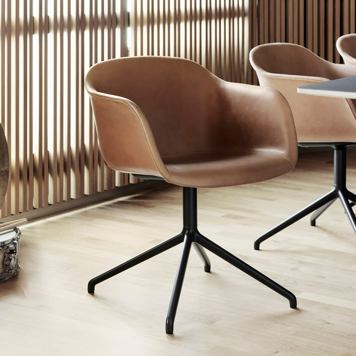 Fiber armchair 办公椅 swivel base with return - 黑色, 黑色 stand - Muuto