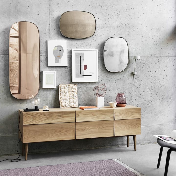 Framed 镜子  small, 灰褐色（Taupe） Muuto