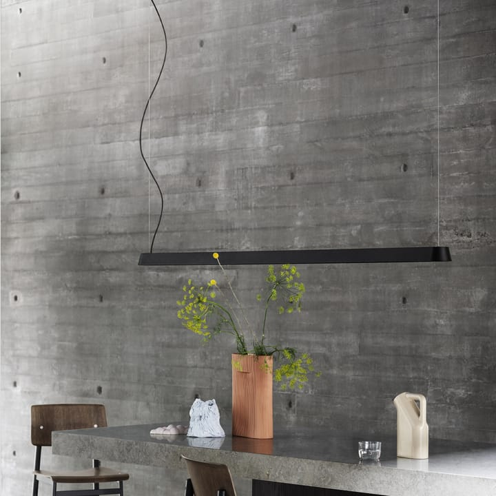 Linear 吊灯 - 黑色, 87,2 cm - Muuto