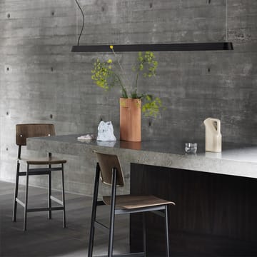 Loft barstool - 自然木色, high, 黑色 steel legs - Muuto