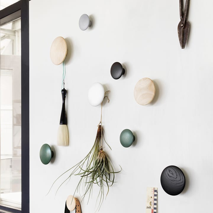 The Dots coat hooks, 五件套装, 黑色 stained ash Muuto