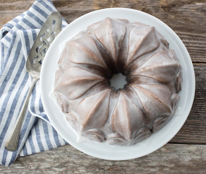 Nordic Ware Fleur De Lis Bundt - bundt tin - 2.4 L - Nordic Ware