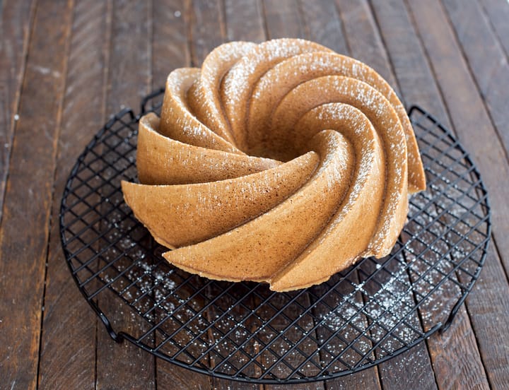 Nordic Ware heritage bundt baking tin gold - 2.4 L - Nordic Ware