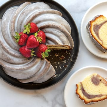 Nordic Ware swirl bundt baking tin - 2.4 L - Nordic Ware