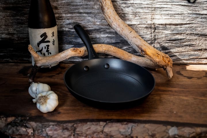 Satake 煎锅/炒锅 in lightweight cast iron 陶瓷制品, 20 cm Satake