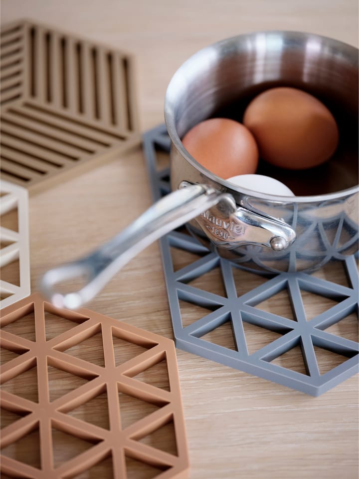 Triangle trivet - Light 红陶 - Zone Denmark